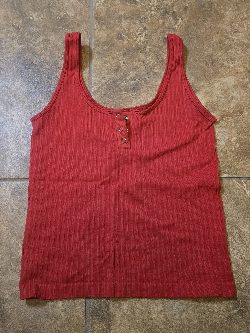Red Buttoned | BELLA SEAMLESS | Tonal Tank